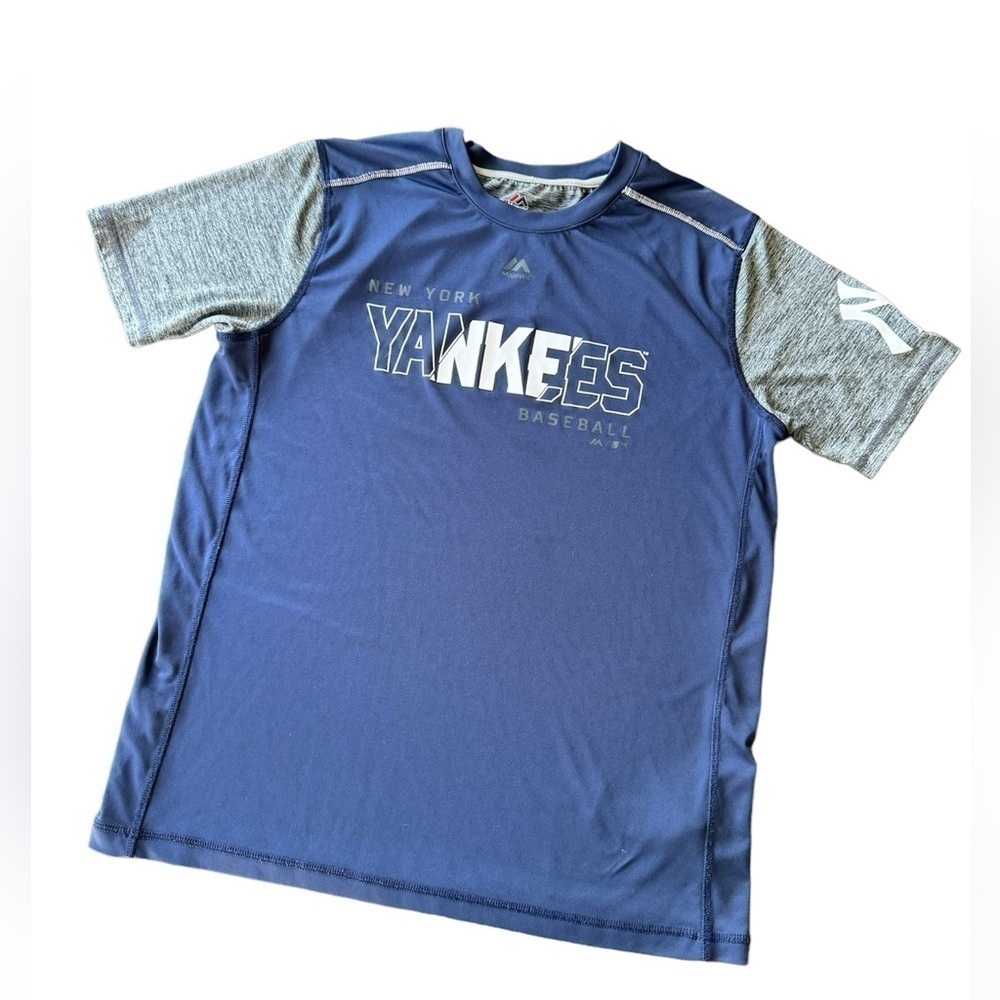 Majestic Boys Tee Shirt NY Yankee Baseball Navy Blue & Gray Boys XL 18